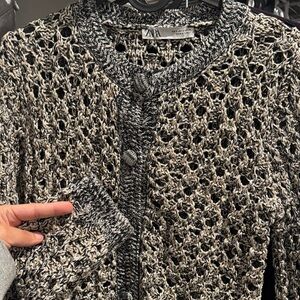 NEW Zara Black and White Knit Sweater